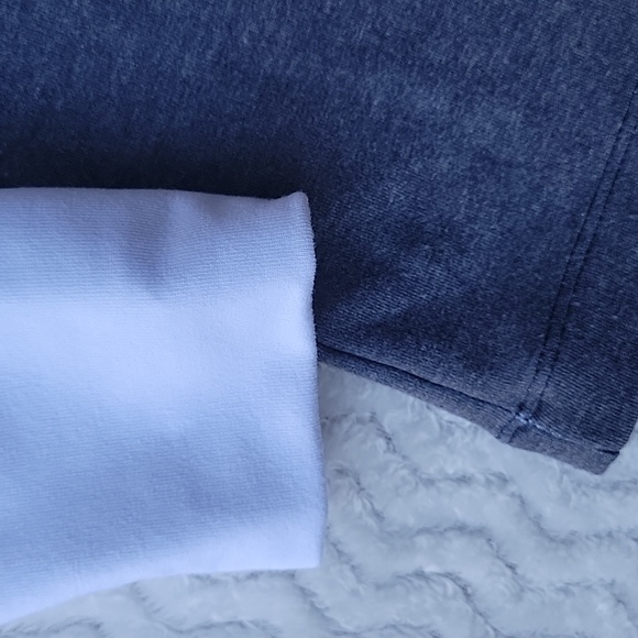 Women UNDER ARMOUR RIVAL TERRY GRADIENT CREW - XS (Used-Like New) - Picture 6 of 13